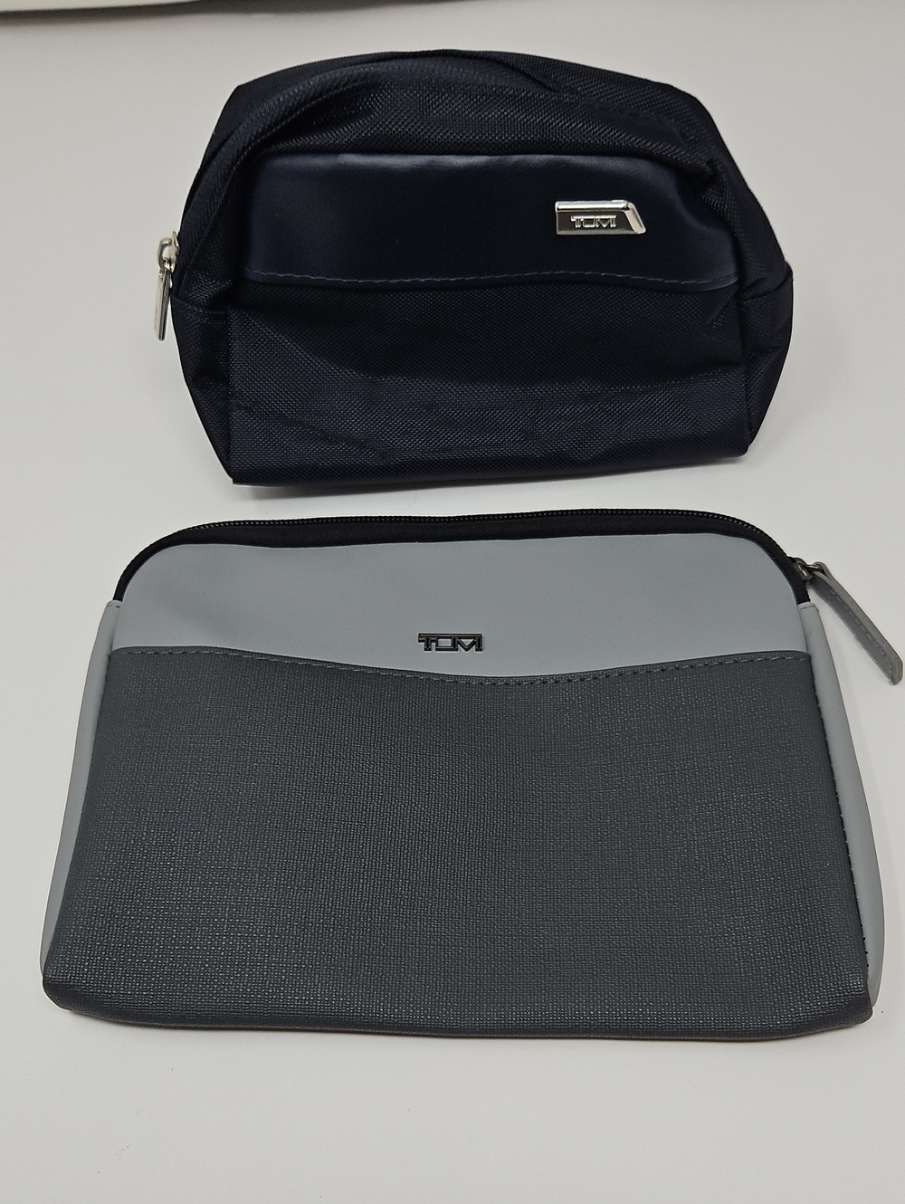 TUMI For Delta Two-Piece Travel Pouch Set in Black and Gray/Navy Blue Accessory
